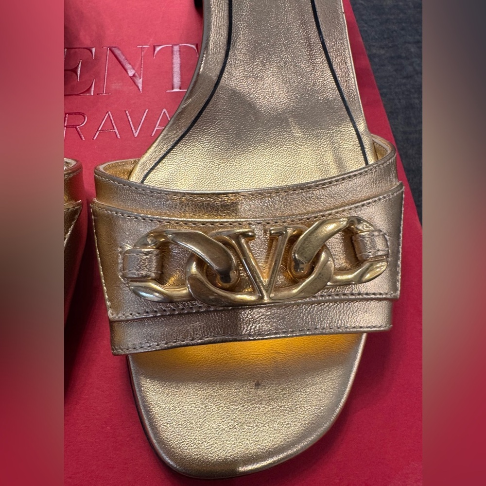 EUC VALENTINO GARAVANI  Metal V Logo Block Heel Sandals, Gold, Sz 39.5 - Picture 8 of 11